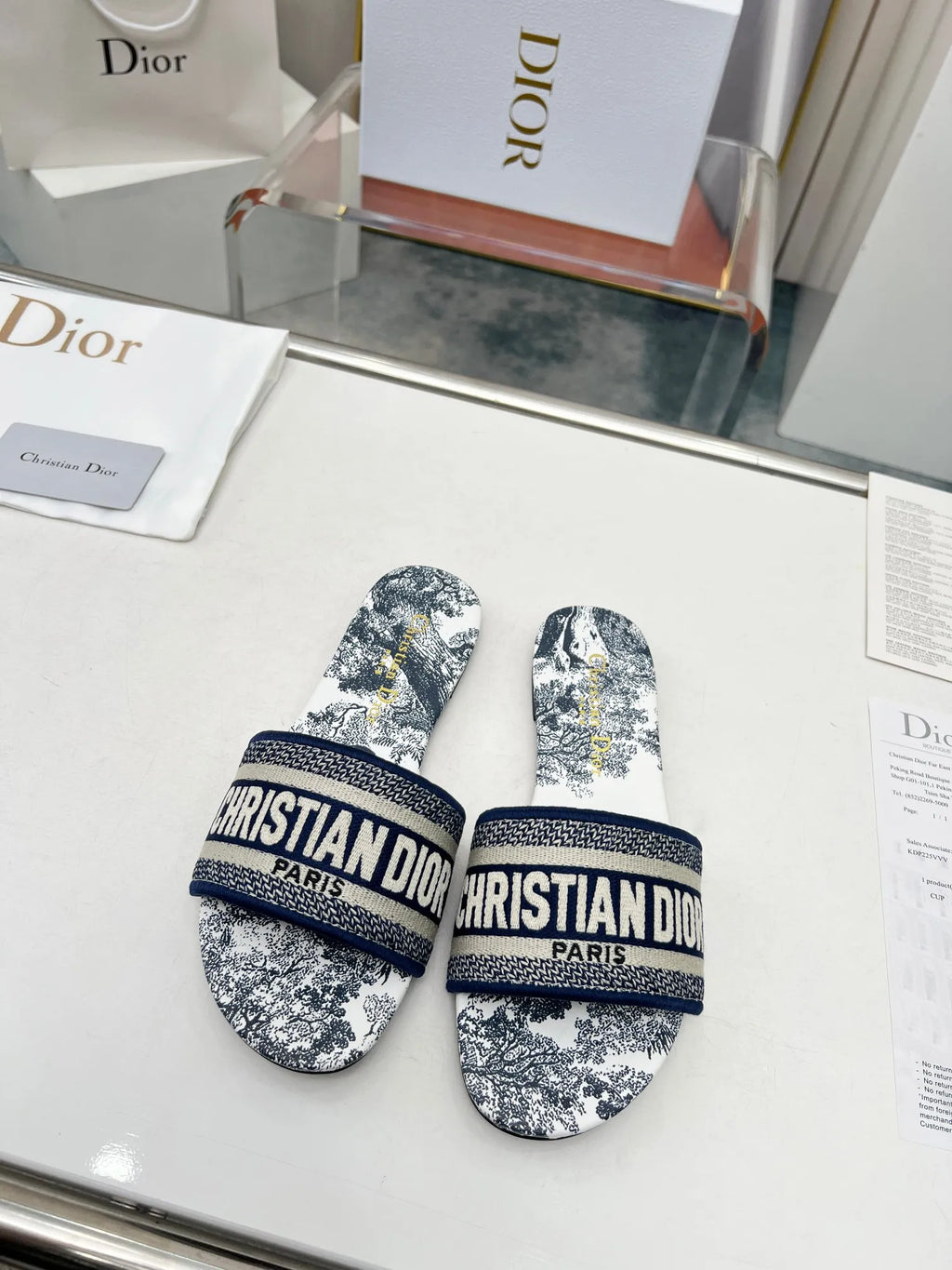 Women Slippers G84782