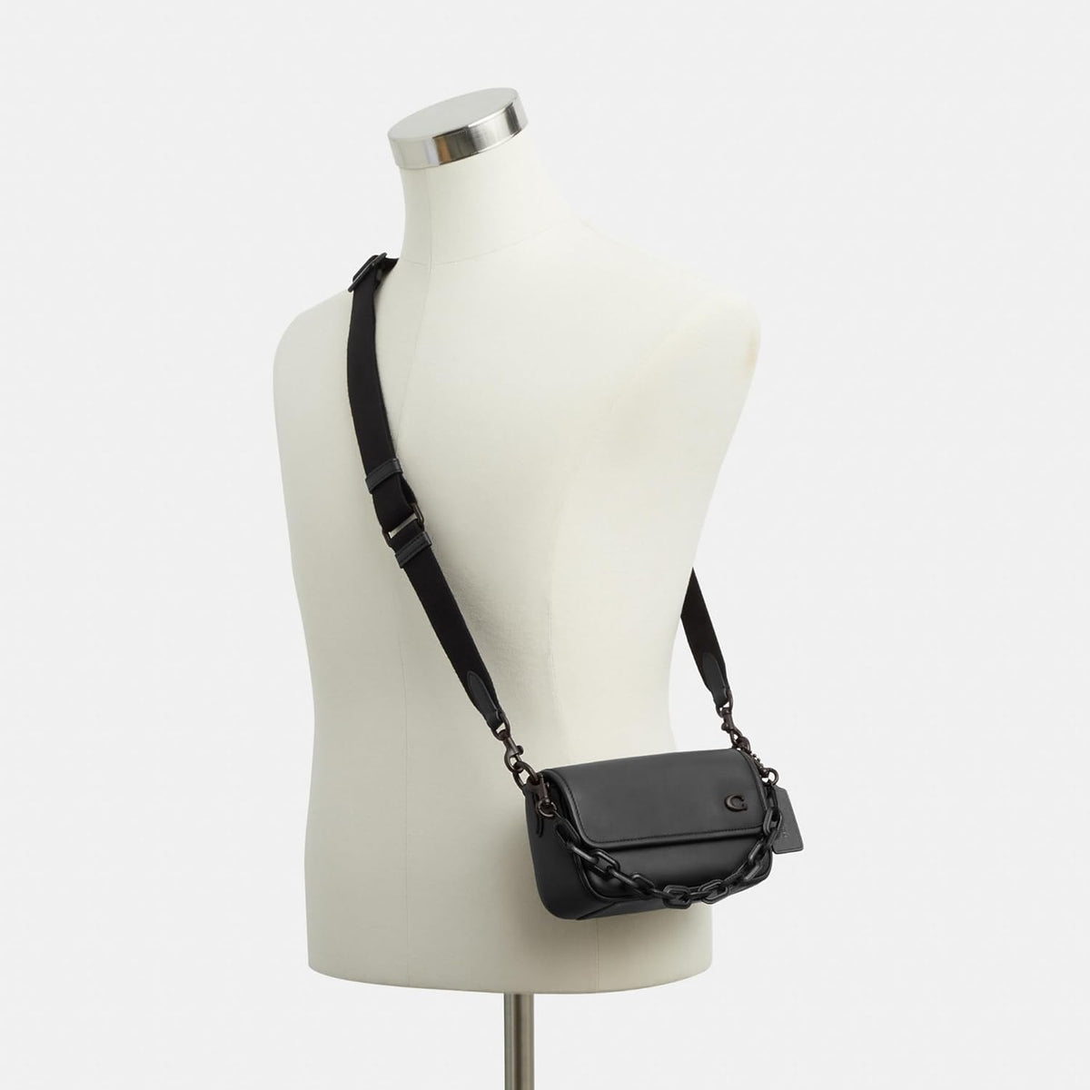 Black Crossbody M8720