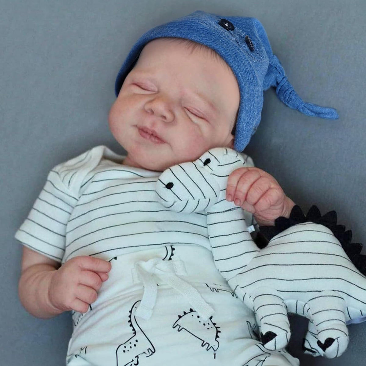 18-Inch Reborn Baby Doll with Soft Cloth Body Q24045