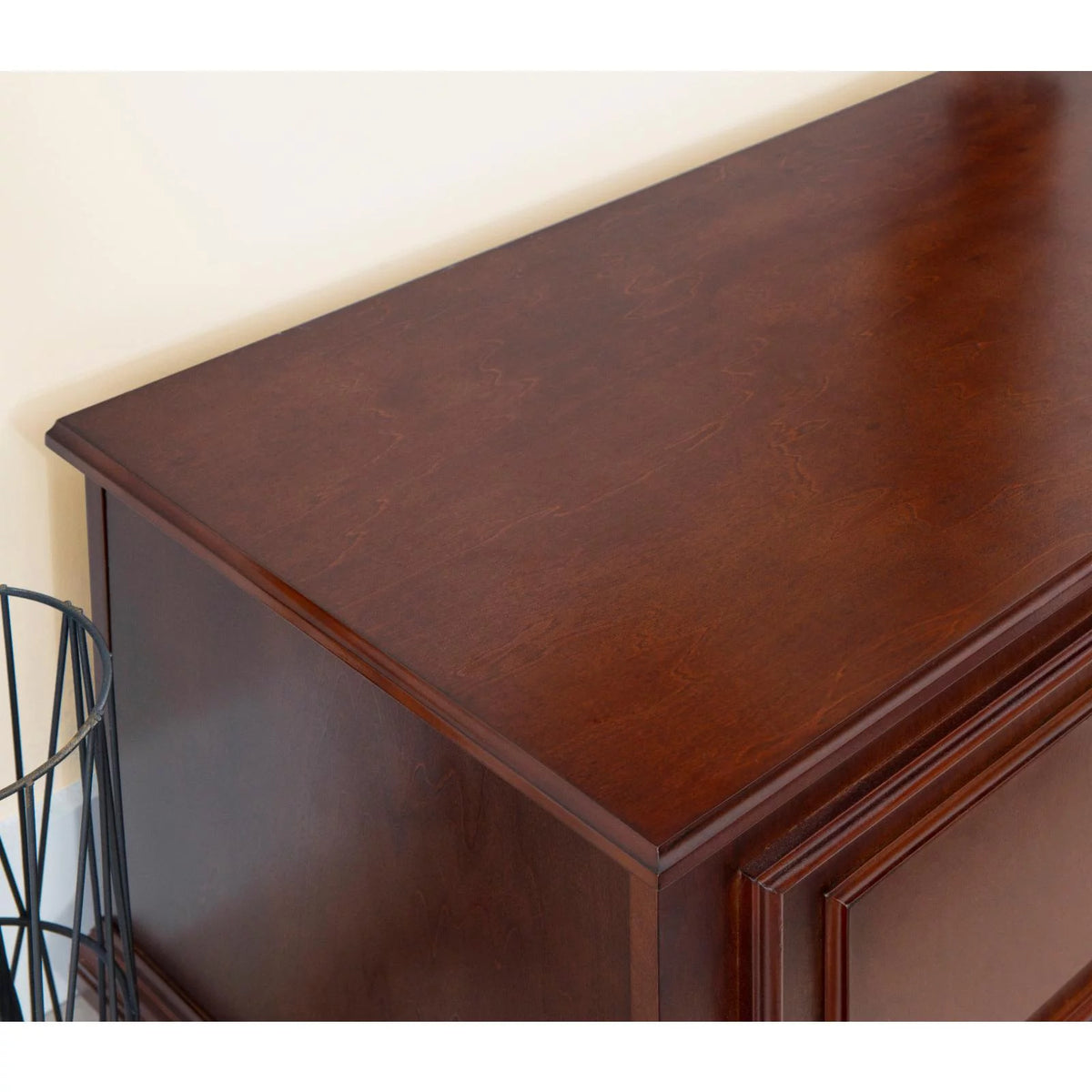 Traditional Cedar Storage Chest, Rich Cherry Finish Q4121