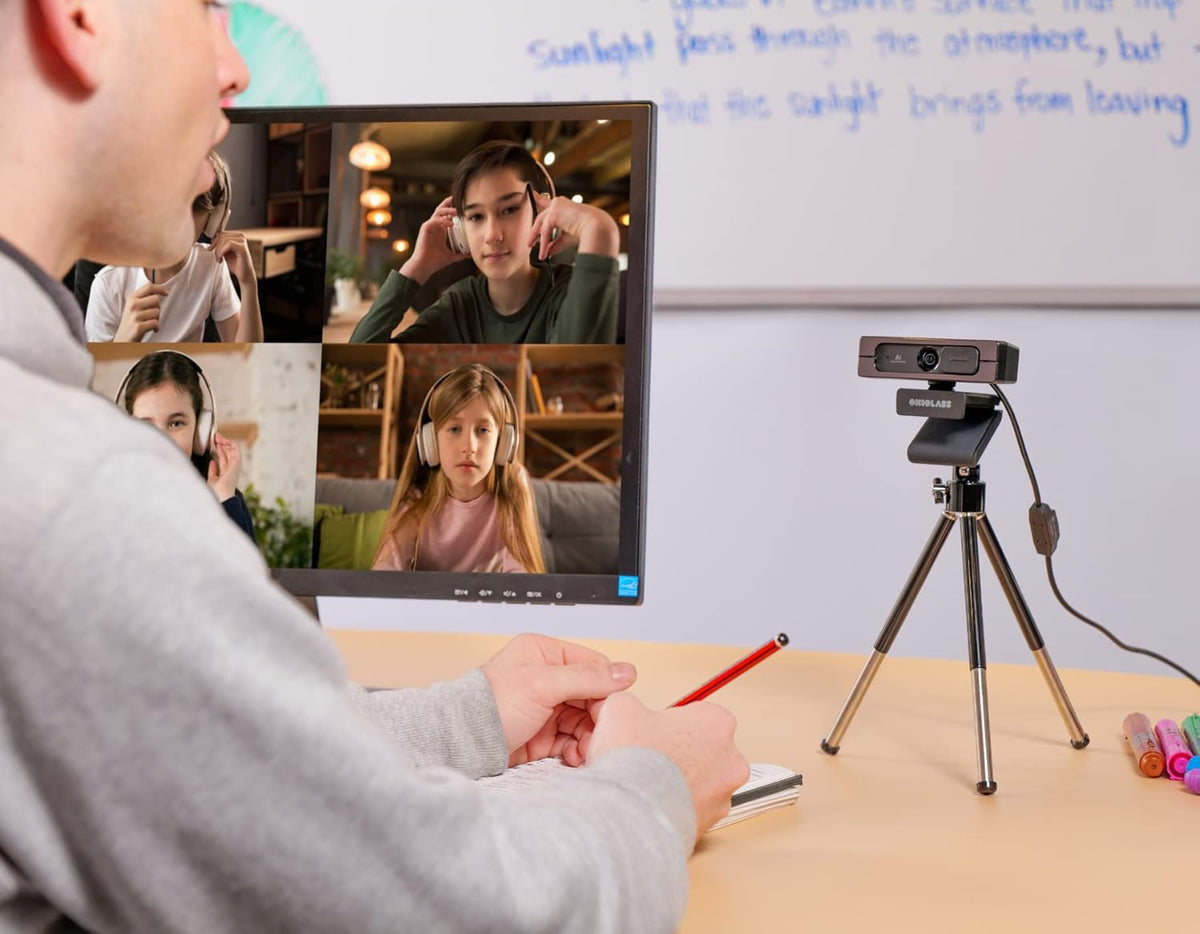 4K Ultra HD Webcam with AI Auto Framing, Wide 125-degree View, Dual Mics & Built-in Privacy Cover, with Tripod G2517