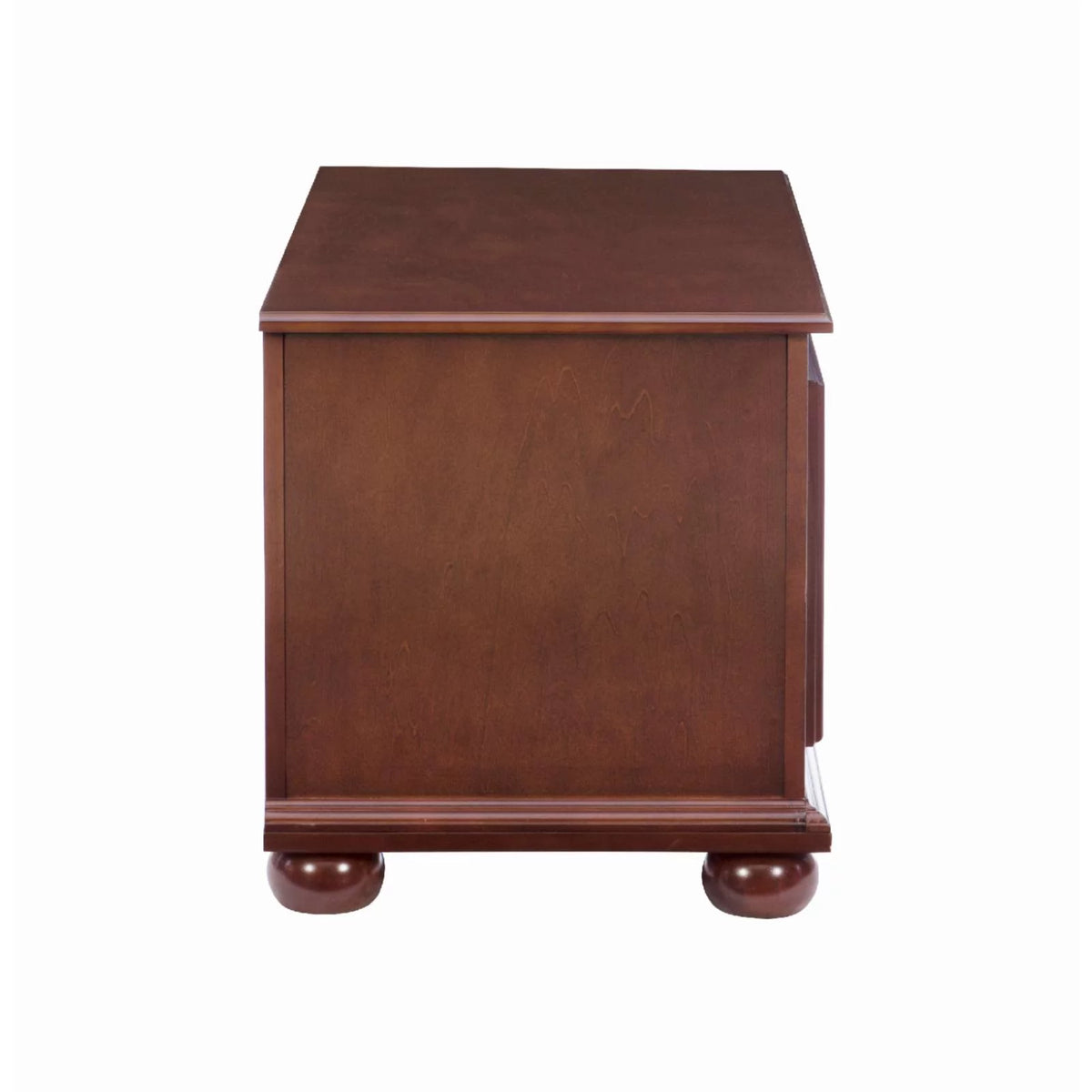 Traditional Cedar Storage Chest, Rich Cherry Finish Q4121