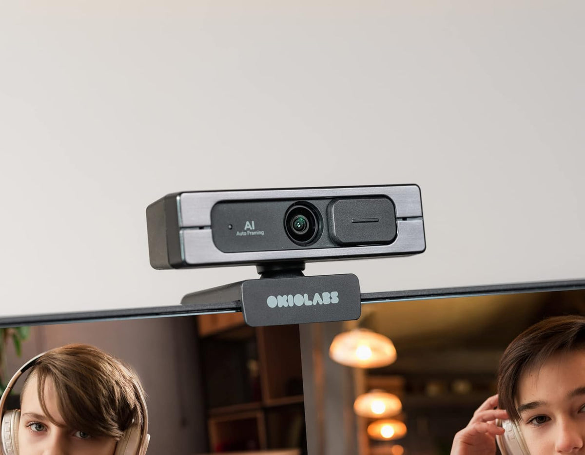 4K Ultra HD Webcam with AI Auto Framing, Wide 125-degree View, Dual Mics & Built-in Privacy Cover, with Tripod G2517